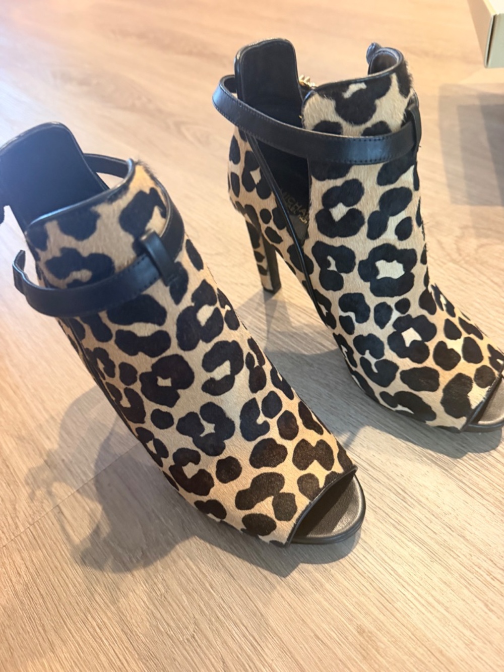 Michael Kors Lawson Leopard Haircalf Heels Size 8 NEW - Picture 2 of 8